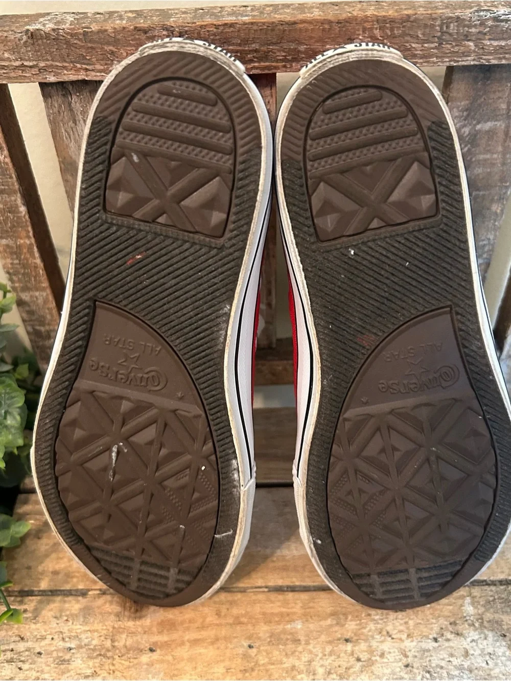 CONVERSE YOUTH CHUCK TAYLOR ALL STAR OX SNEAKERS SIZE 2